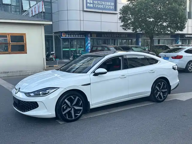 VOLKSWAGEN LINGDU 2022