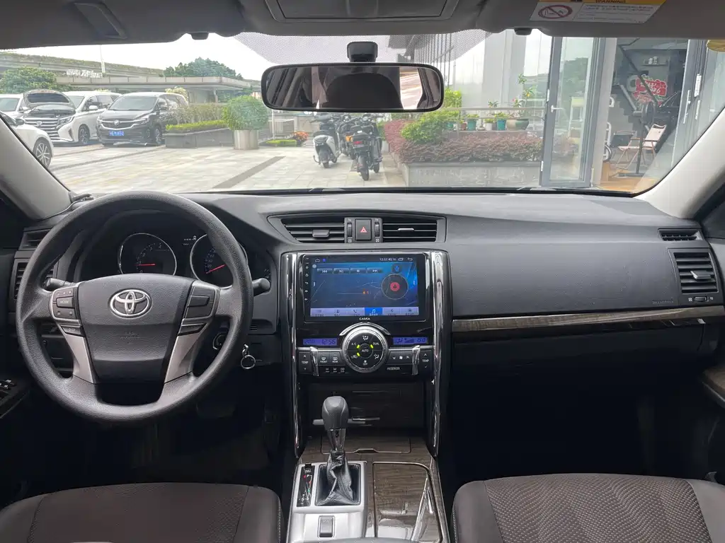 Toyota Reiz — миниатюра 9