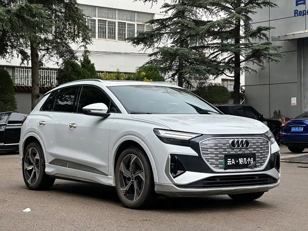 Audi Q4 e-tron — миниатюра 3