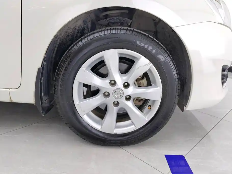 Nissan Tiida — миниатюра 6