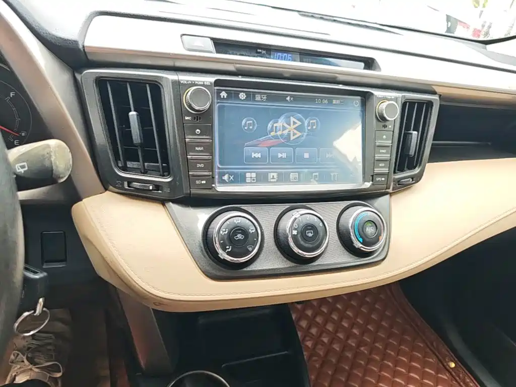 Toyota RAV4 — миниатюра 13