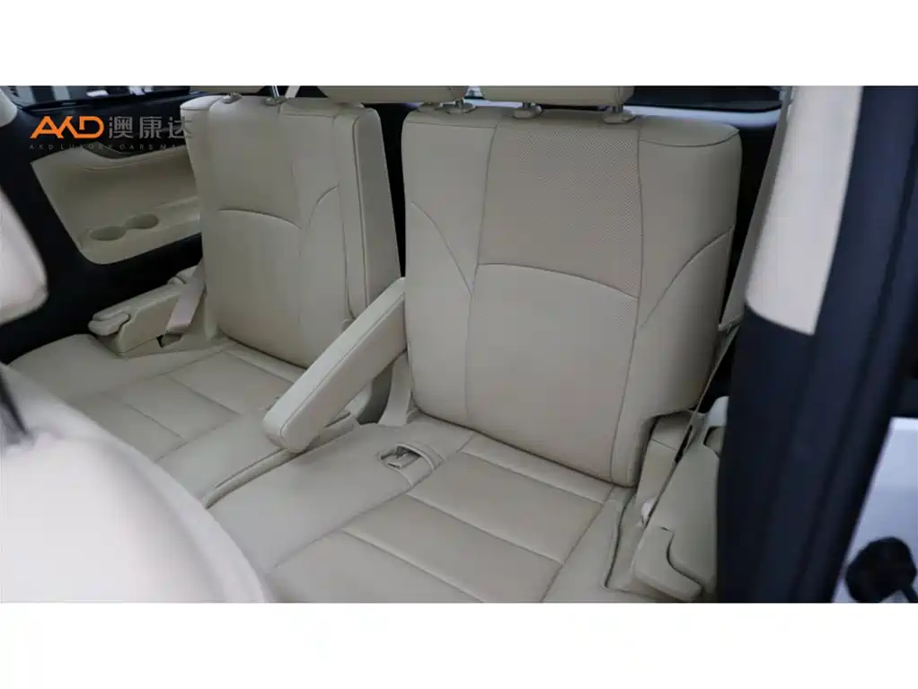 Toyota Alphard — миниатюра 9