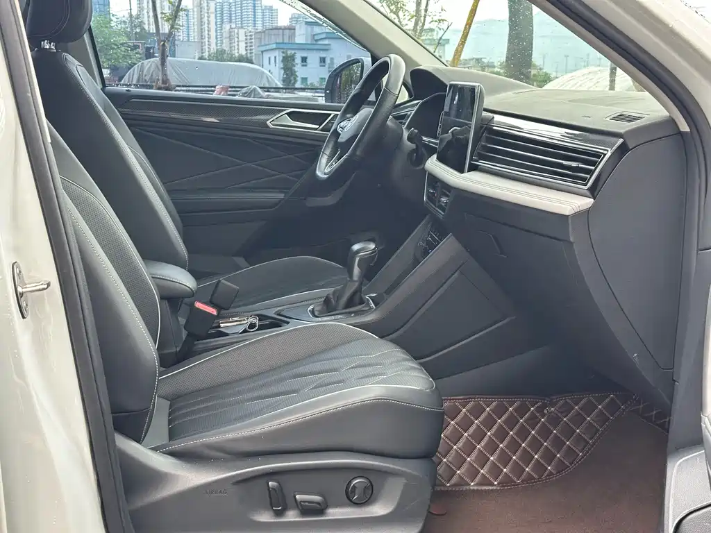 Volkswagen Tiguan L — миниатюра 8