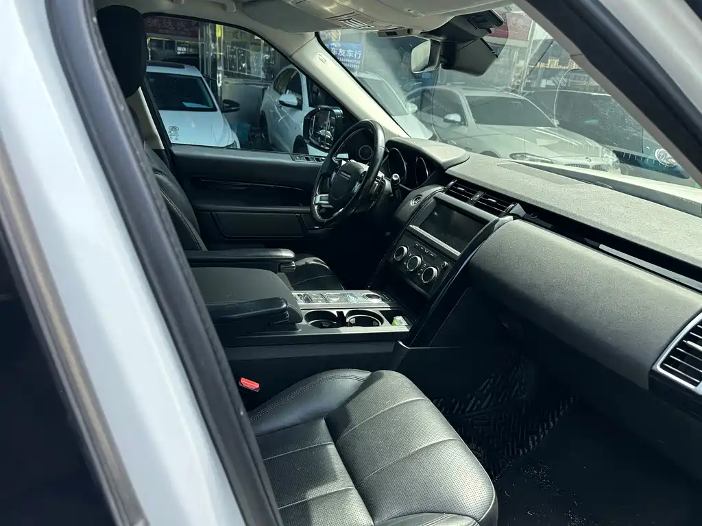 Land Rover Discovery 2019 3.0 SC V6 SE