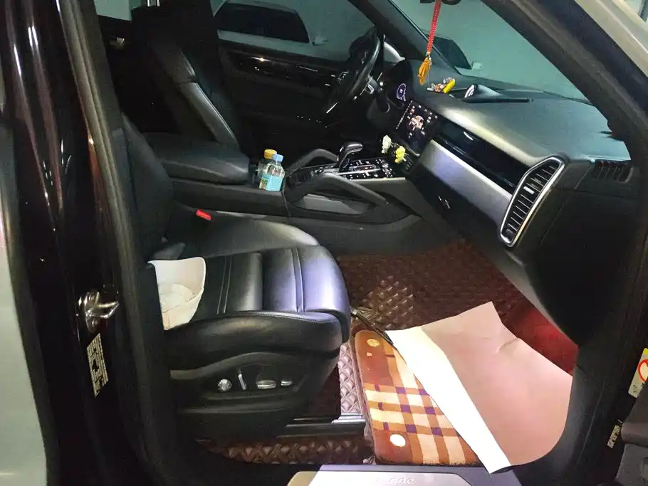 Porsche Cayenne — миниатюра 8