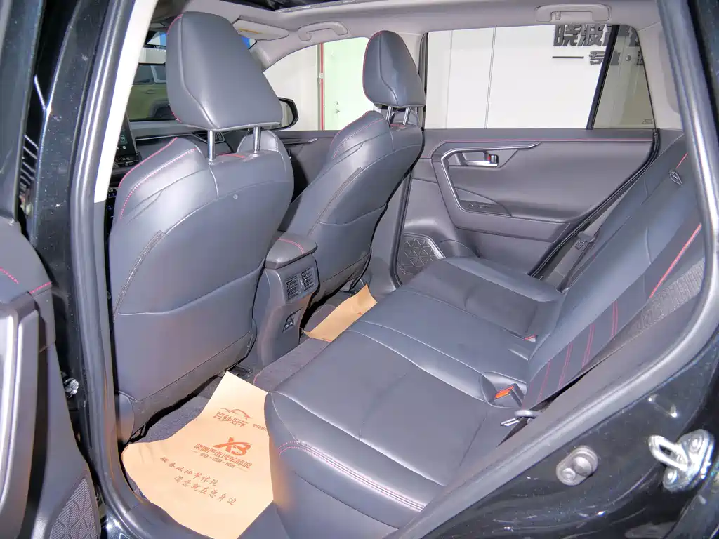 Toyota Wildlander New Energy — миниатюра 10