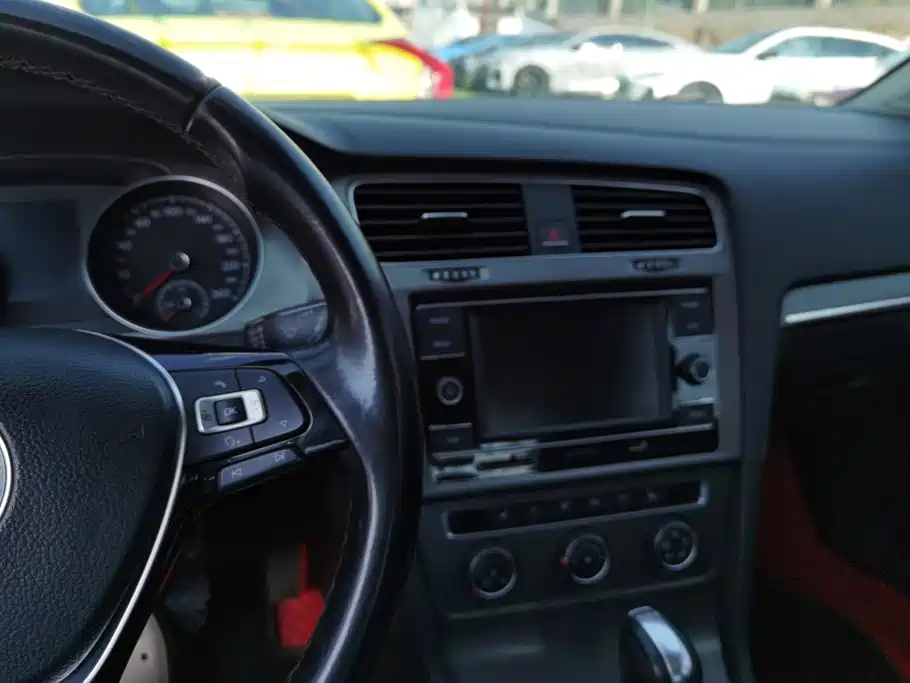 Volkswagen Golf — миниатюра 13