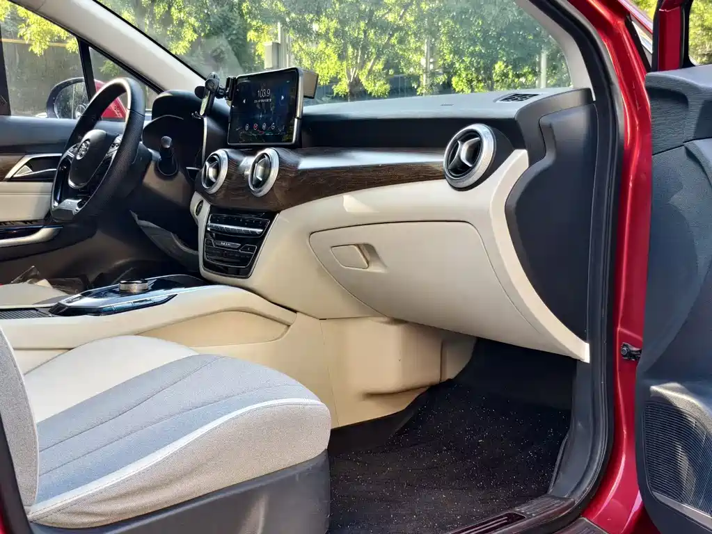 BAIC EU5 — миниатюра 12