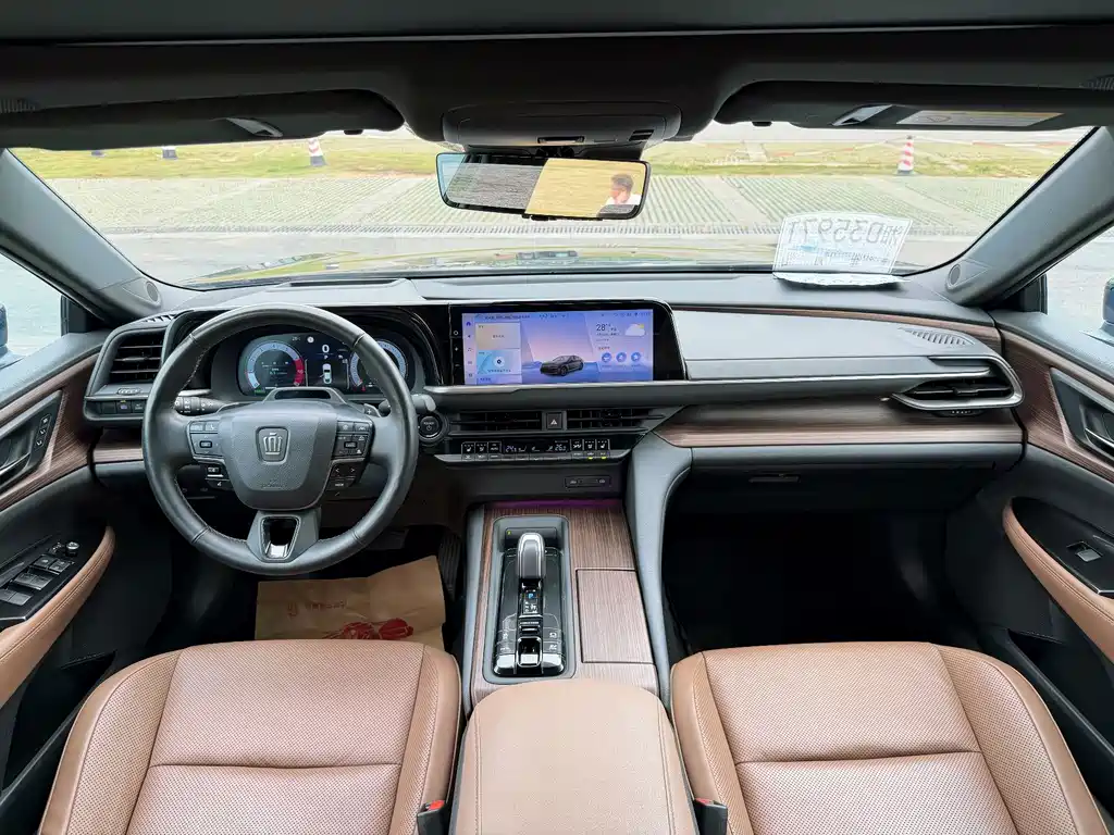 Toyota Crown (Import) — миниатюра 11