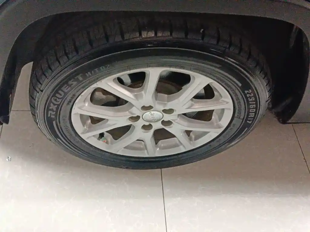 Jeep Cherokee — миниатюра 23
