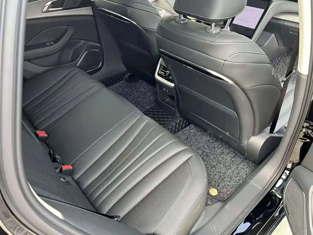 Hongqi Hongqi H5 — миниатюра 17
