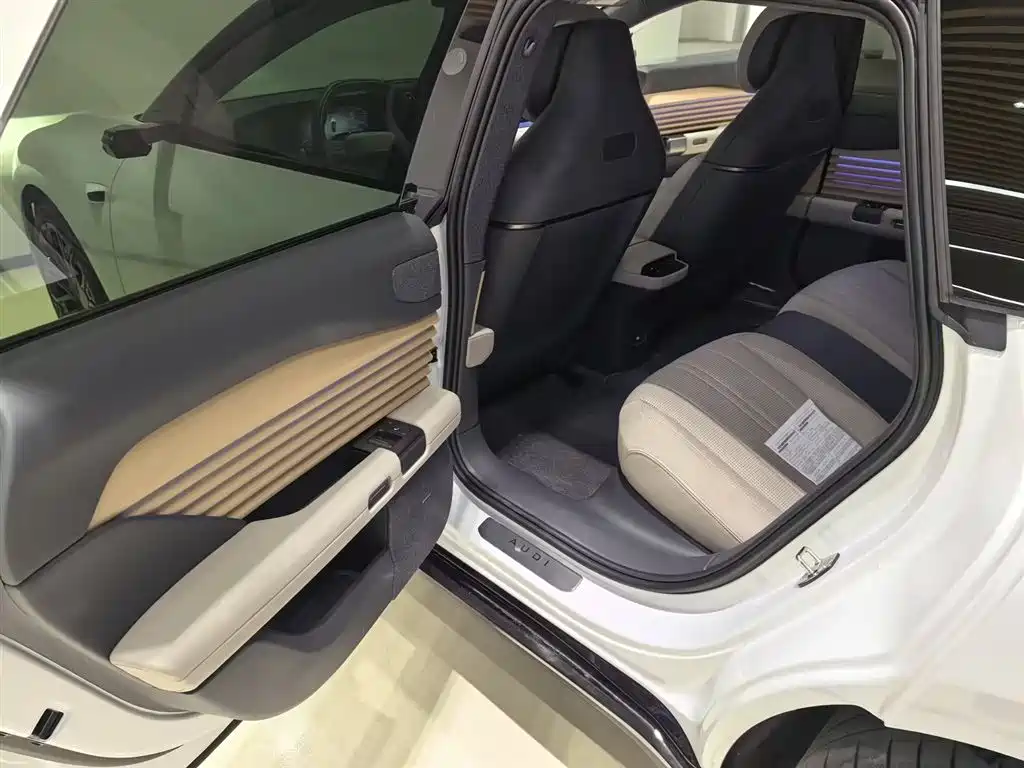 Ауди Ауди. Audi E5 Sportback — миниатюра 18