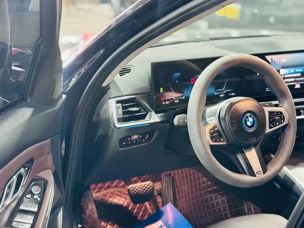 BMW i3 2022 eDrive 35 L