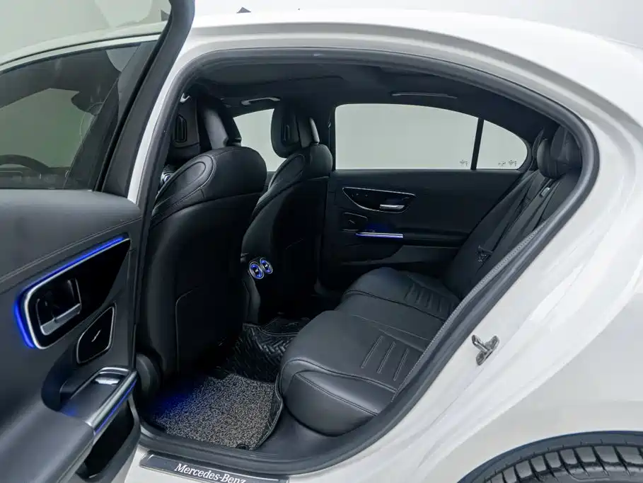 Mercedes-Benz C-Class — миниатюра 18