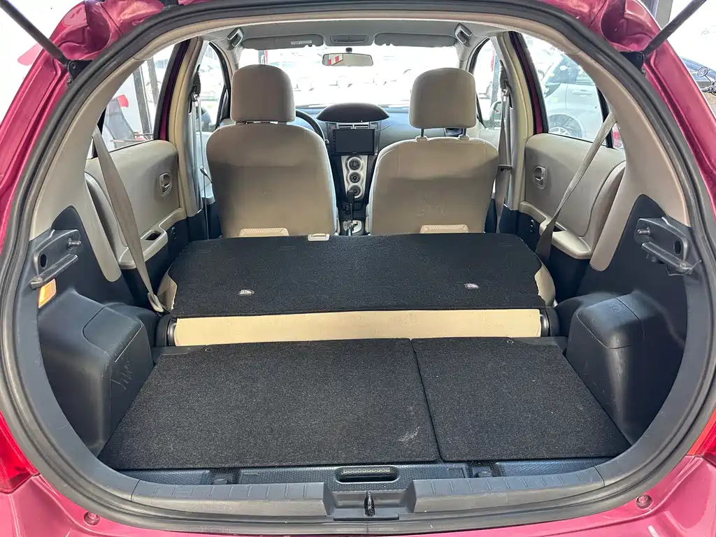 Toyota Yaris — миниатюра 5