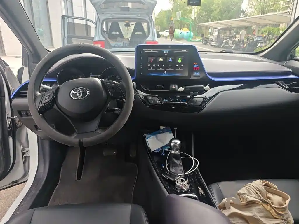 Toyota C-HR — миниатюра 13