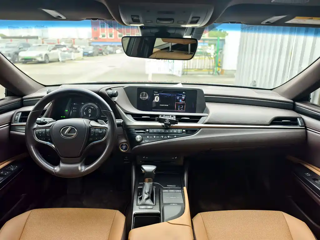 Lexus ES — миниатюра 9