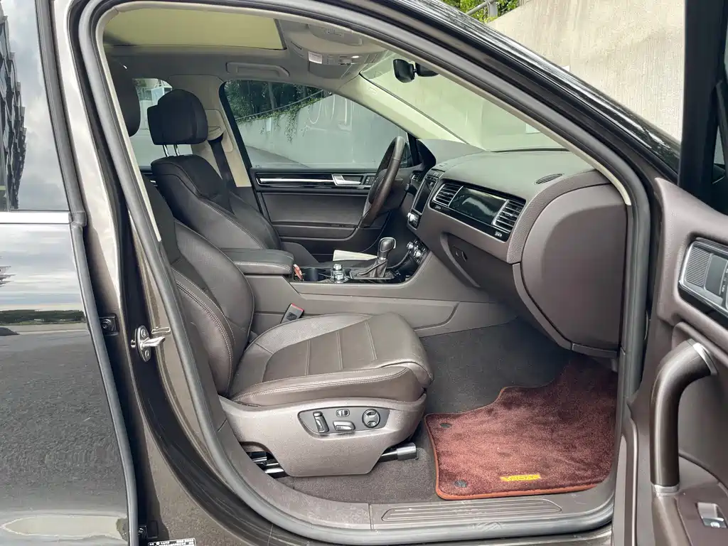 Volkswagen Touareg — миниатюра 12