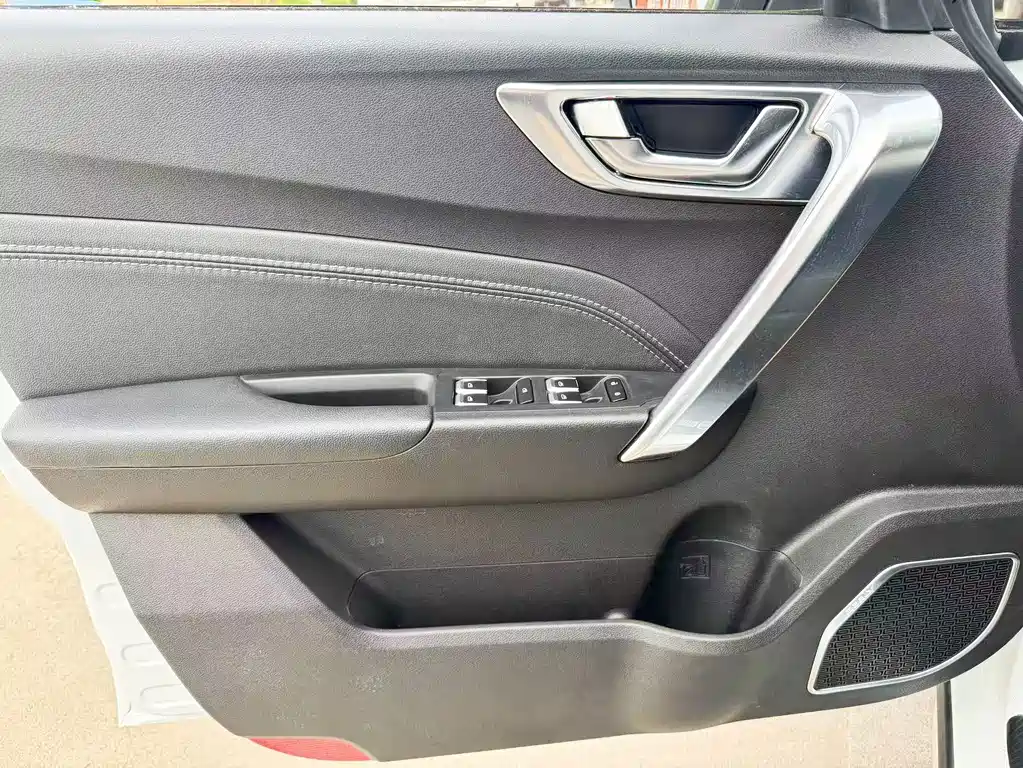 Geely Vision X3 — миниатюра 15