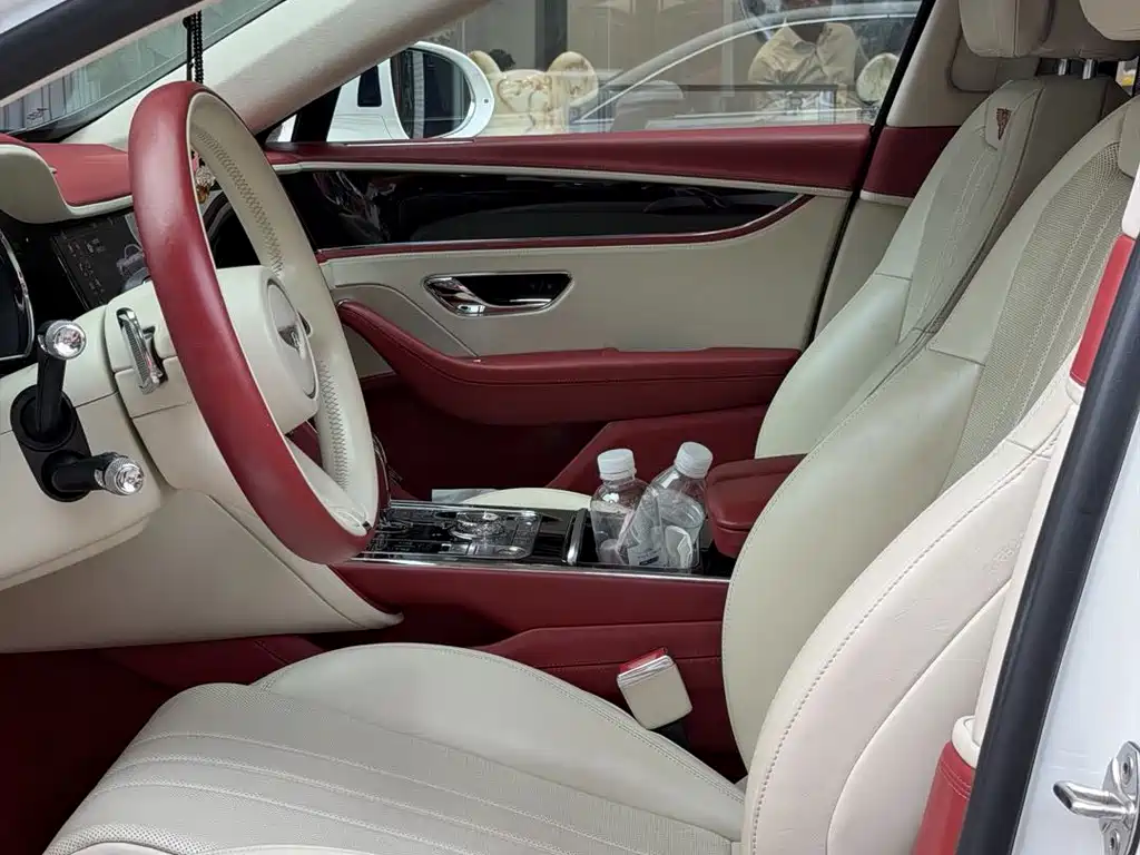 Bentley Flying Spur PHEV — миниатюра 10