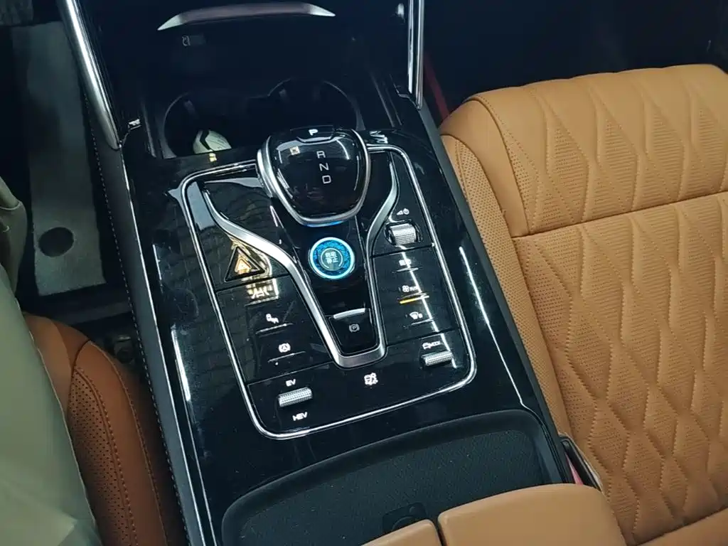 BYD Tang New Energy — миниатюра 14
