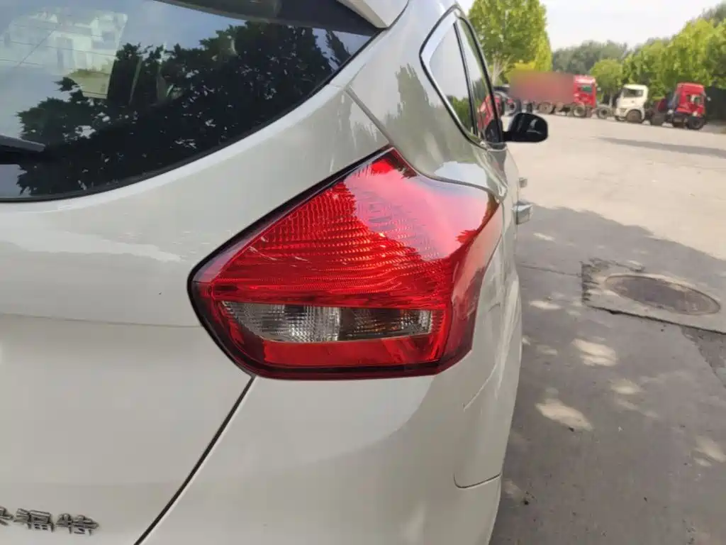 Ford Focus — миниатюра 8