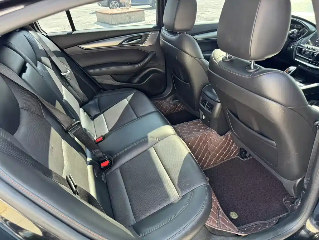 Cadillac CT5 — миниатюра 12