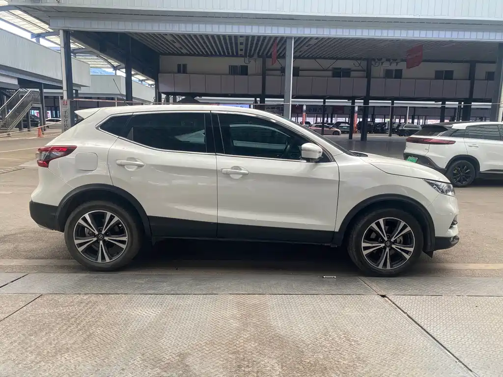 Nissan Qashqai — миниатюра 4