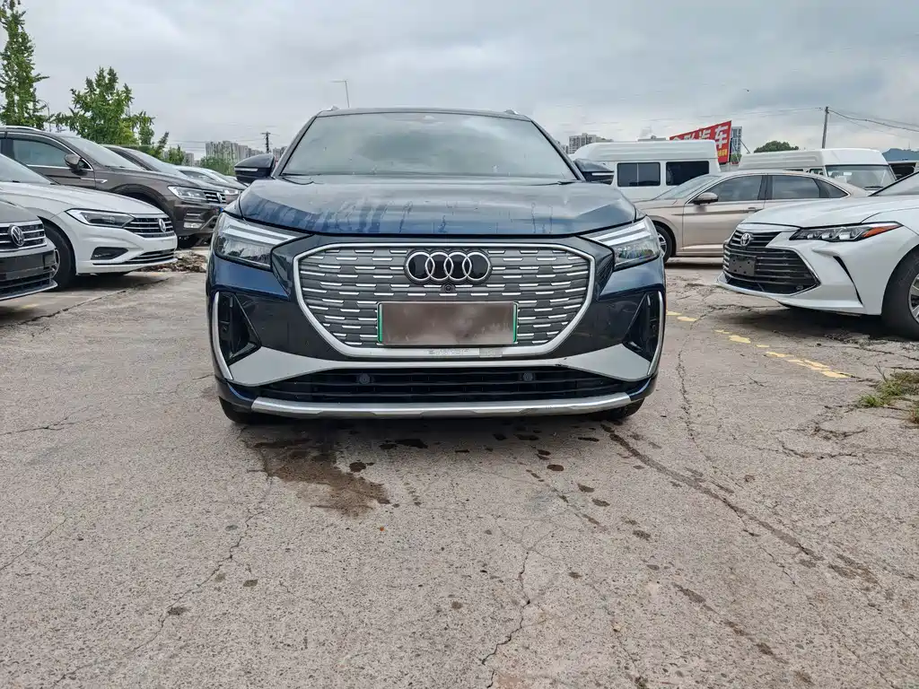 Audi Q4 e-tron — миниатюра 2