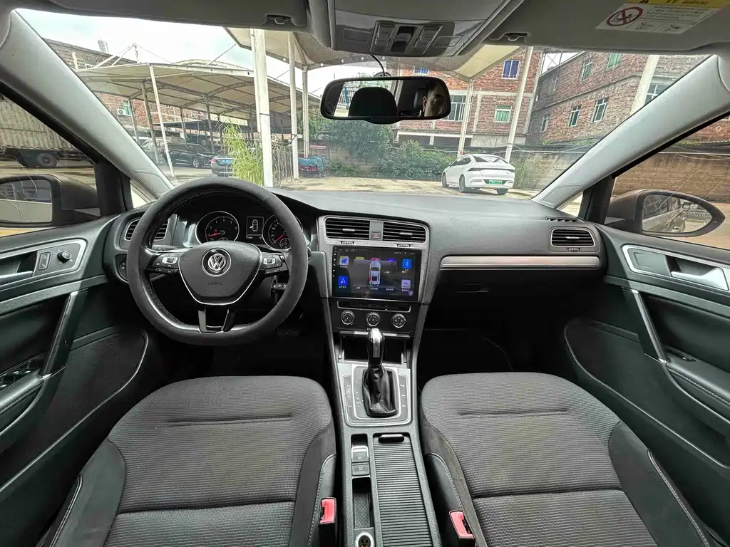 Volkswagen Golf — миниатюра 6