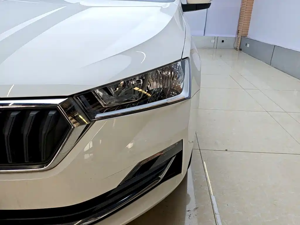 Skoda Rapid Spaceback — миниатюра 24