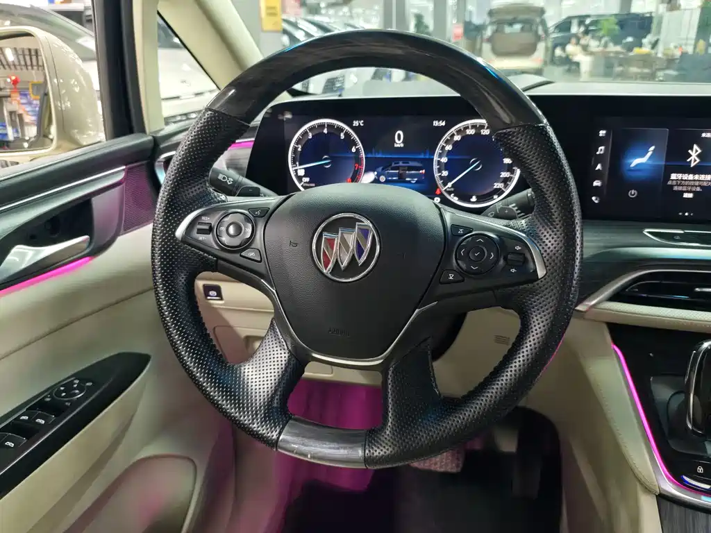 Buick GL8 — миниатюра 12