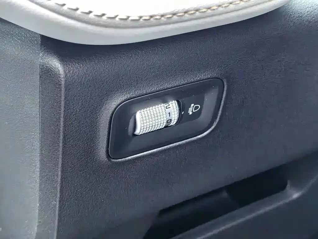 Geely Boyue L — миниатюра 21