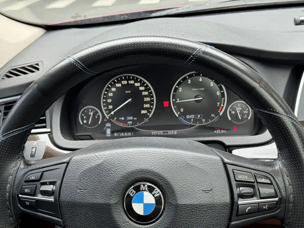 BMW 5 Series GT — миниатюра 16