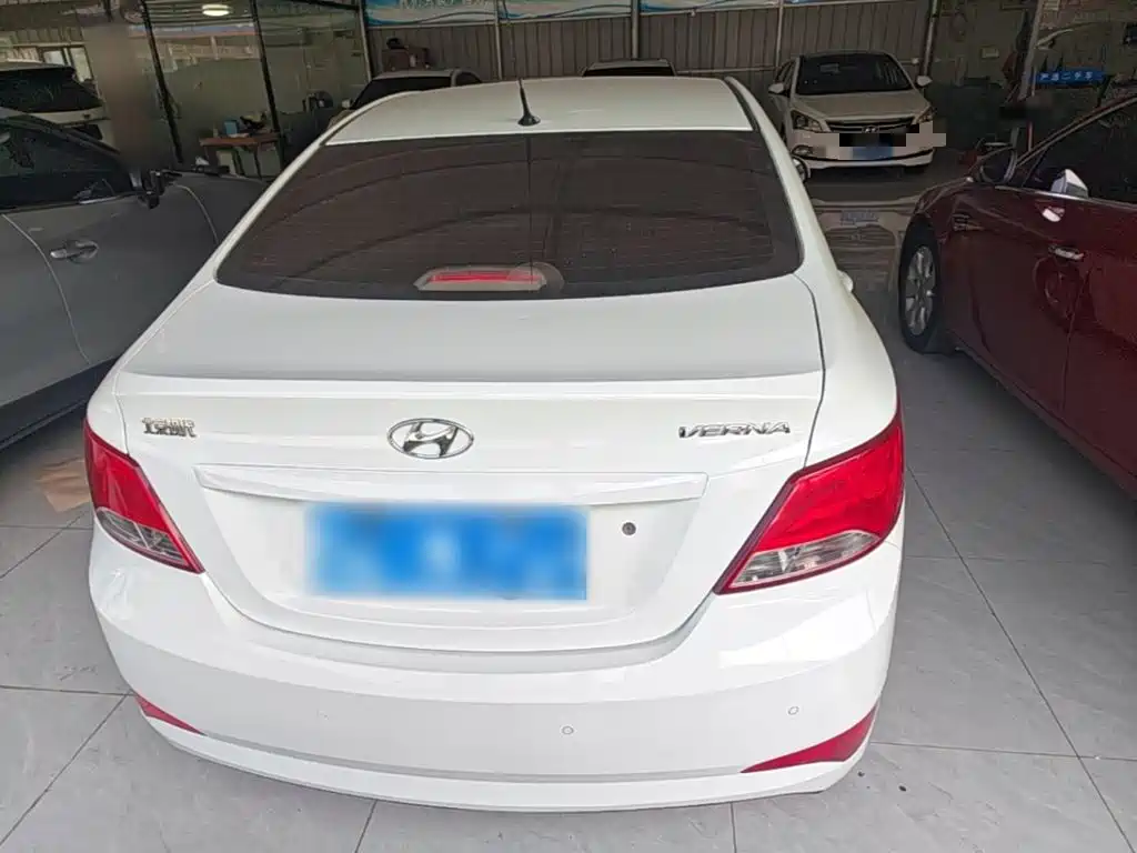 Hyundai Verna — миниатюра 6