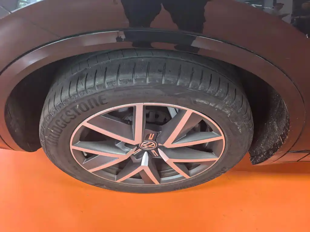Volkswagen Touareg — миниатюра 2