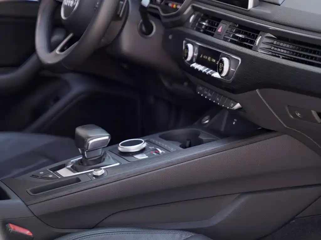 Audi A4L — миниатюра 8