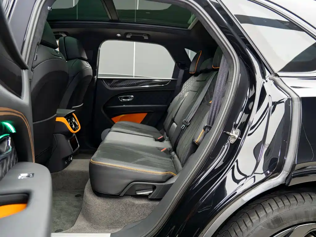 Bentley Bentayga — миниатюра 12