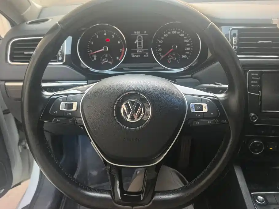 Volkswagen Sagitar — миниатюра 15