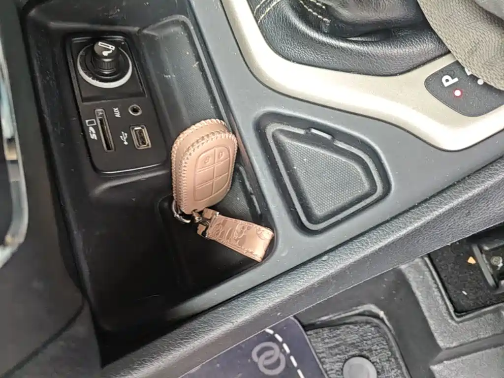 Jeep Cherokee — миниатюра 9