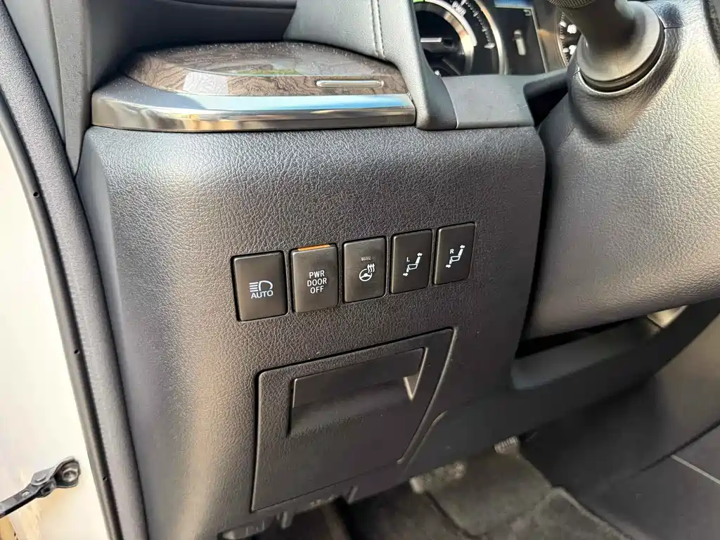 Toyota Vellfire — фотографии объявления, Фото 15