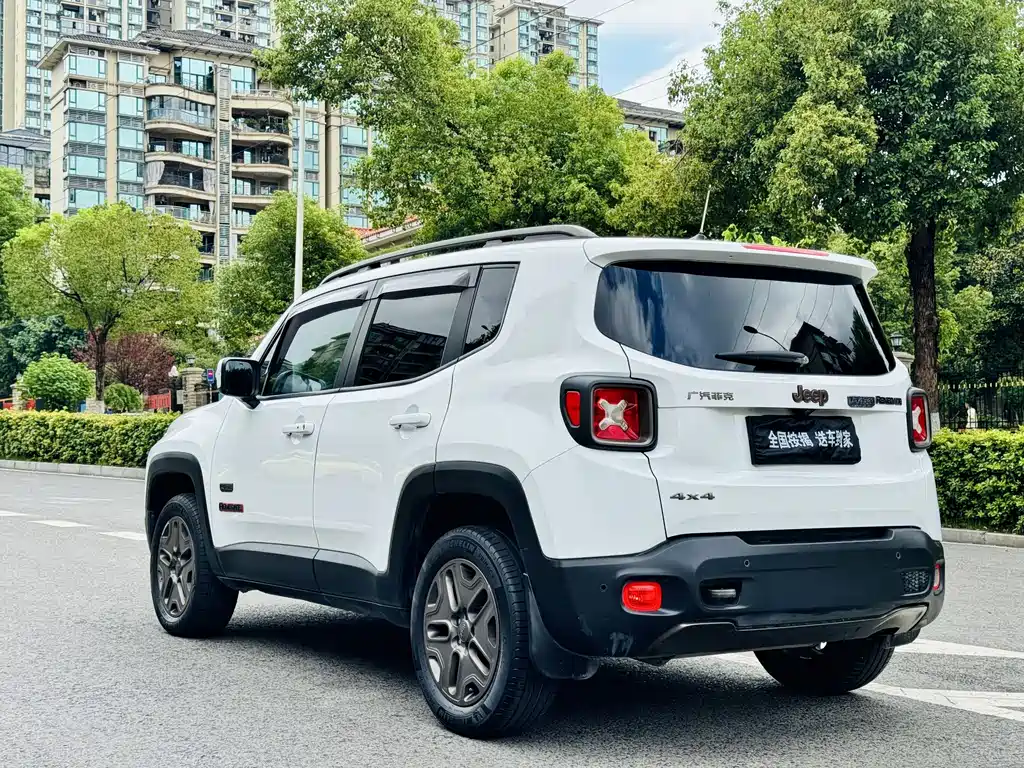 Jeep Renegade — миниатюра 21