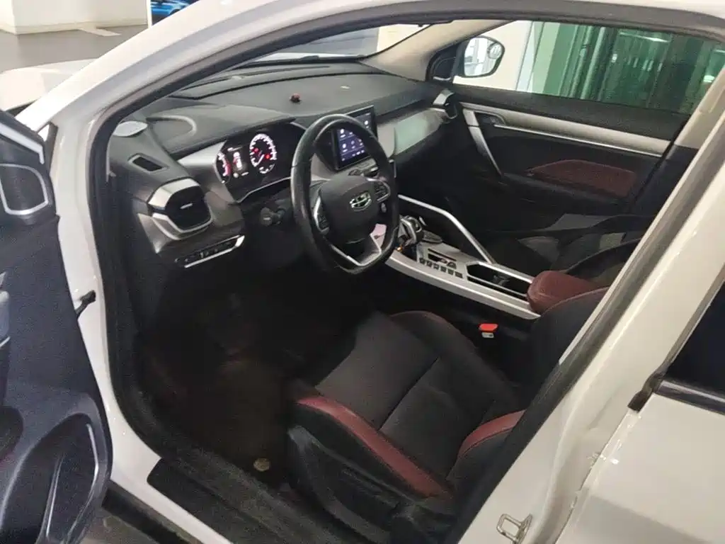Geely Binyue — миниатюра 23