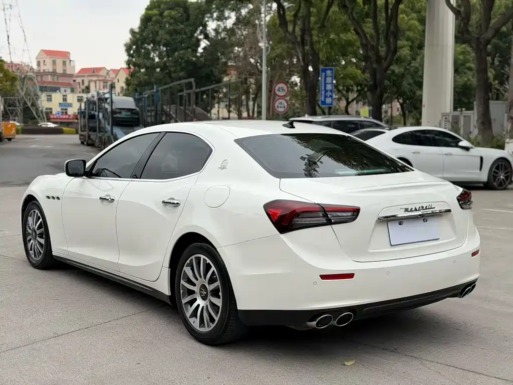 Maserati Ghibli — миниатюра 9