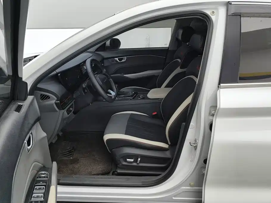 Baojun RC-6 — миниатюра 9