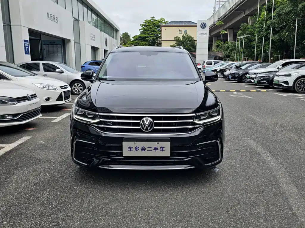 Volkswagen Tiguan L — миниатюра 2