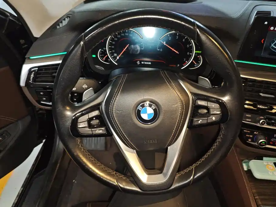BMW 5 Series — миниатюра 14