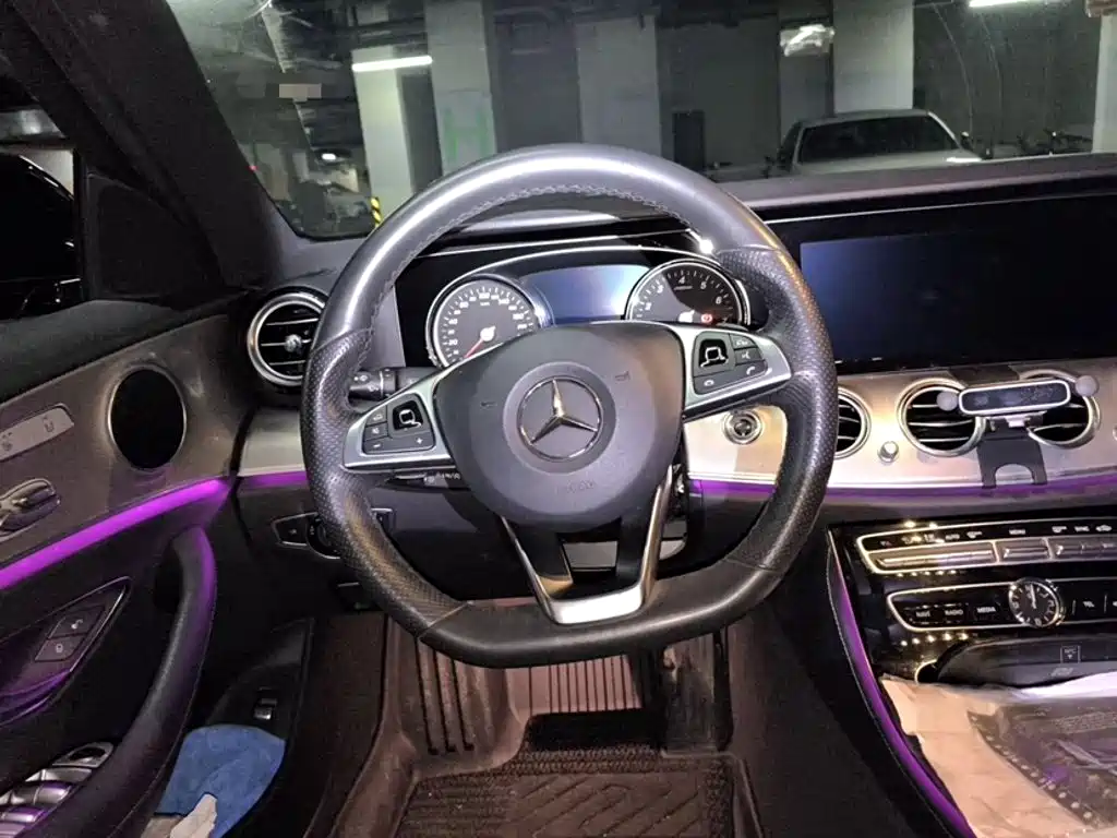 Mercedes-Benz E-Class — миниатюра 12