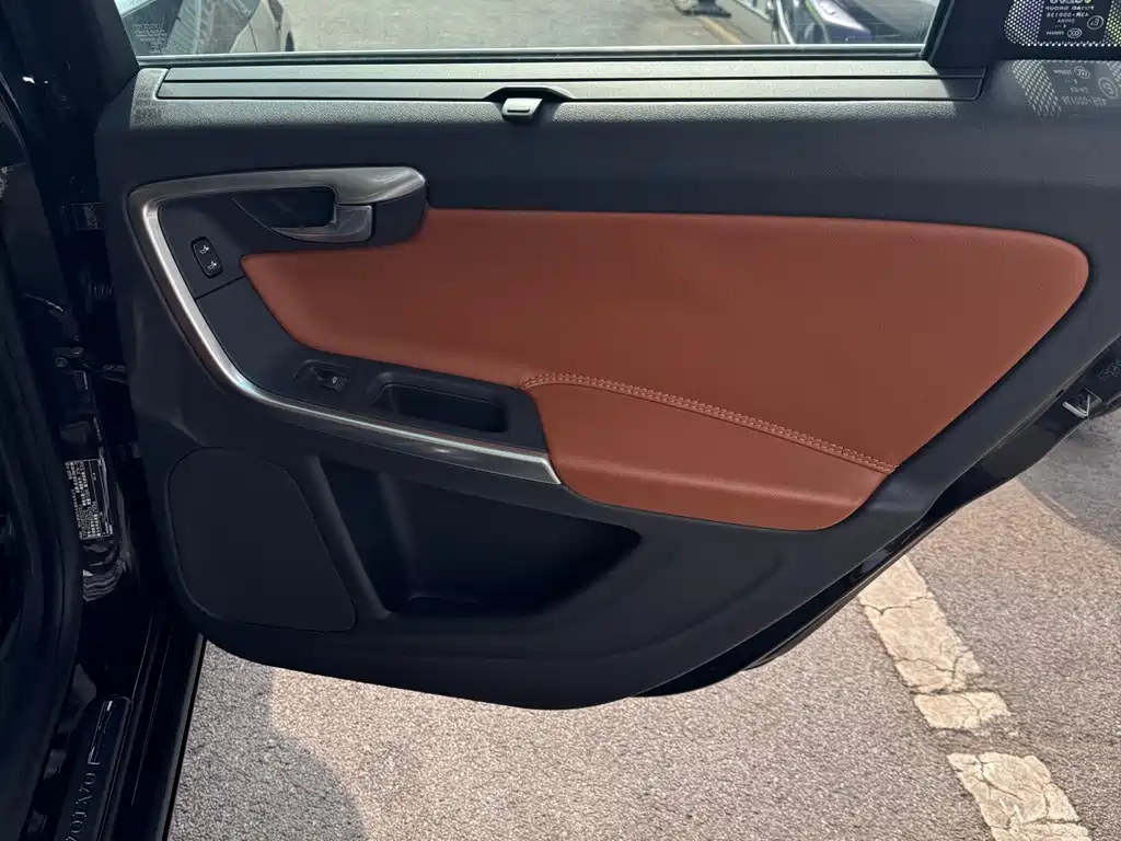 Volvo S60 — миниатюра 11