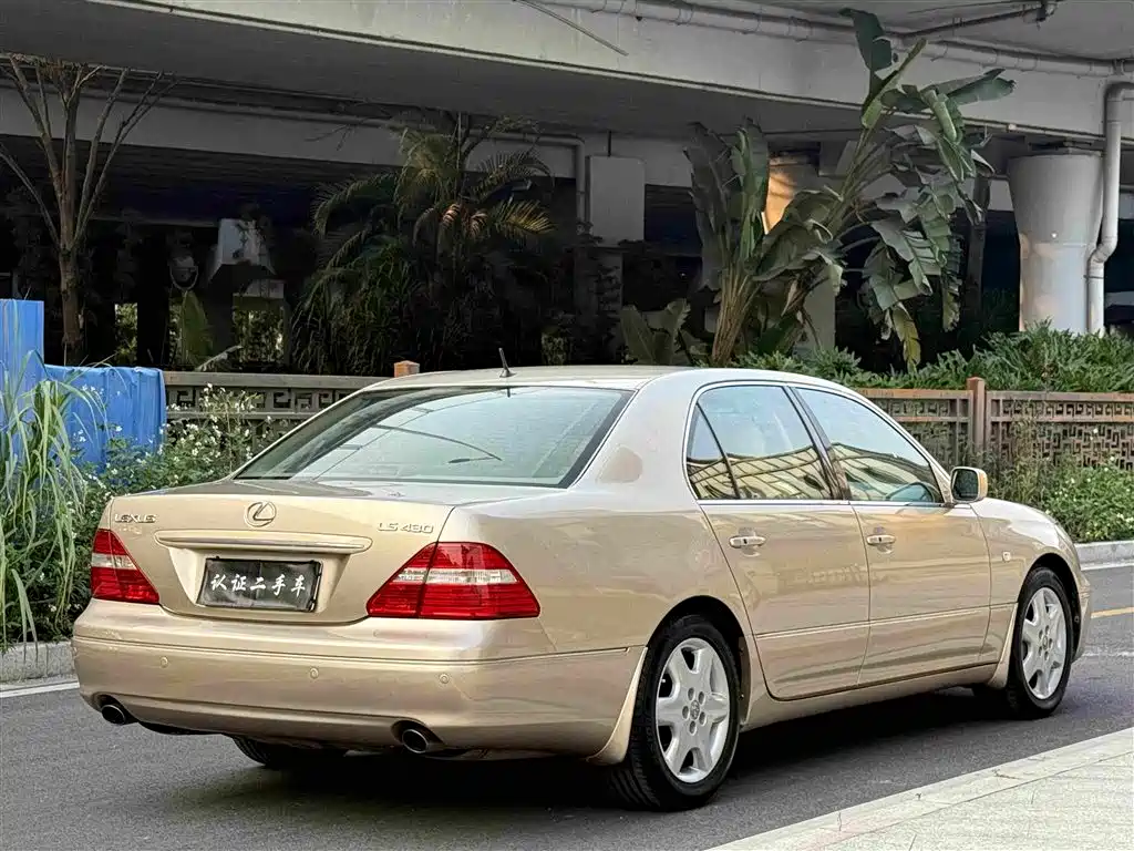 Lexus LS — миниатюра 4